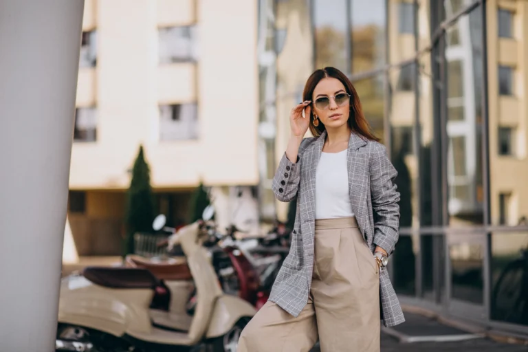 Classy Mom Outfits