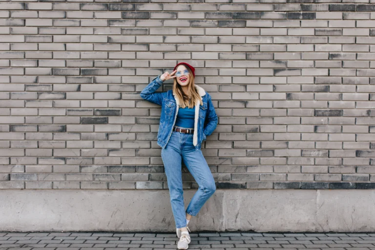 Mom Outfits with Jeans