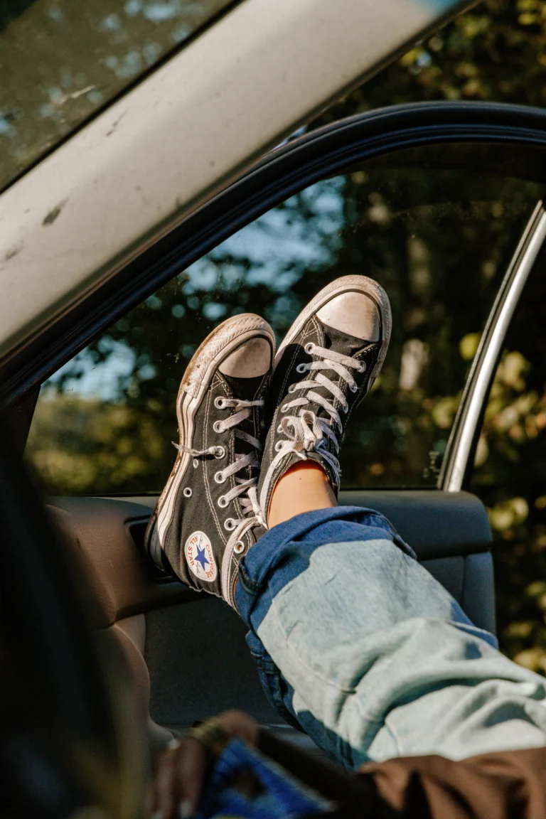 Converse Outfit Ideas for Older Women